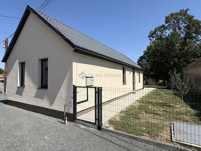 Eladó ház Kám 65 nm