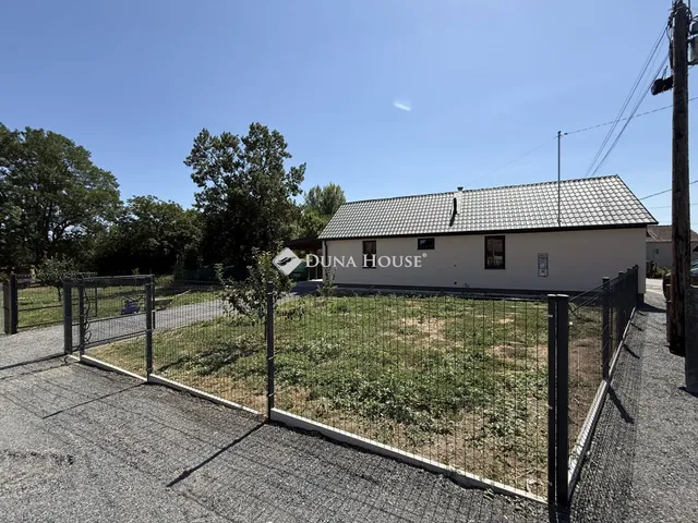 Eladó ház Kám 65 nm