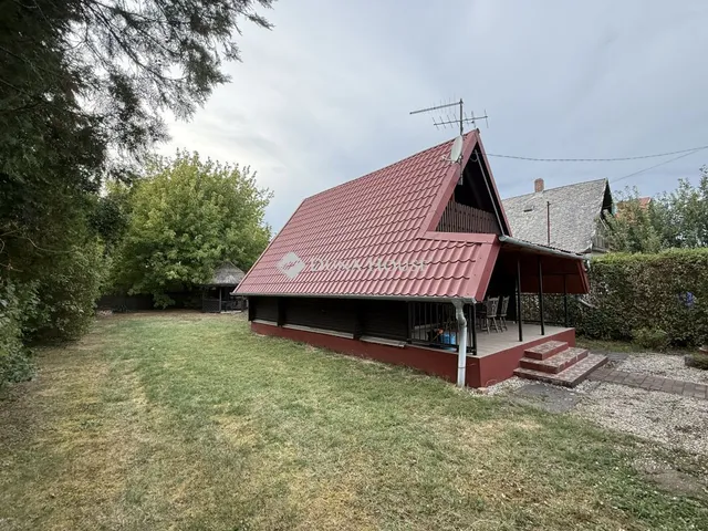 Eladó nyaraló Balatonkeresztúr 46 nm