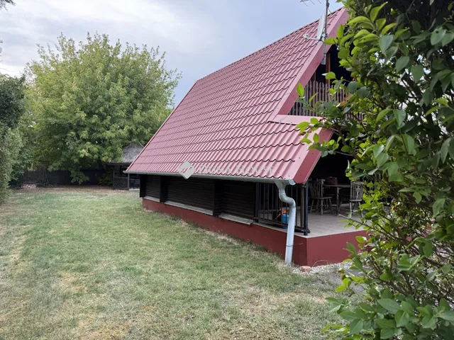 Eladó nyaraló Balatonkeresztúr, Ifjúság utca 46 nm