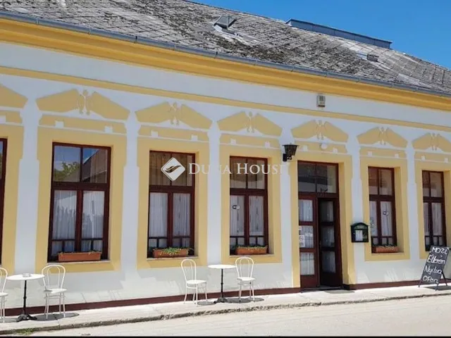 Eladó ház Kővágóörs 328 nm