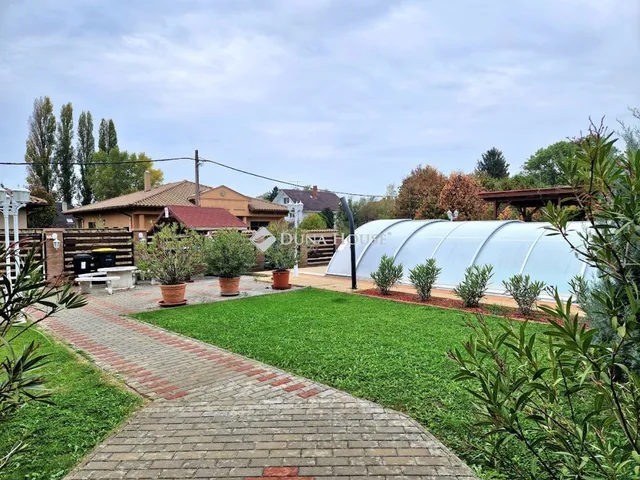 Eladó kereskedelmi és ipari ingatlan Gyenesdiás 280 nm