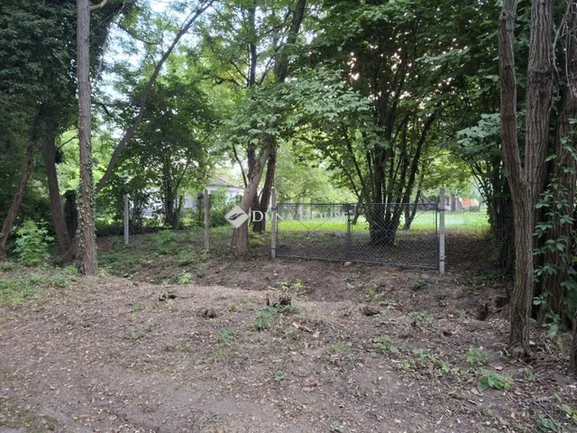 Eladó telek Balatonberény, Arany János utca 857 nm