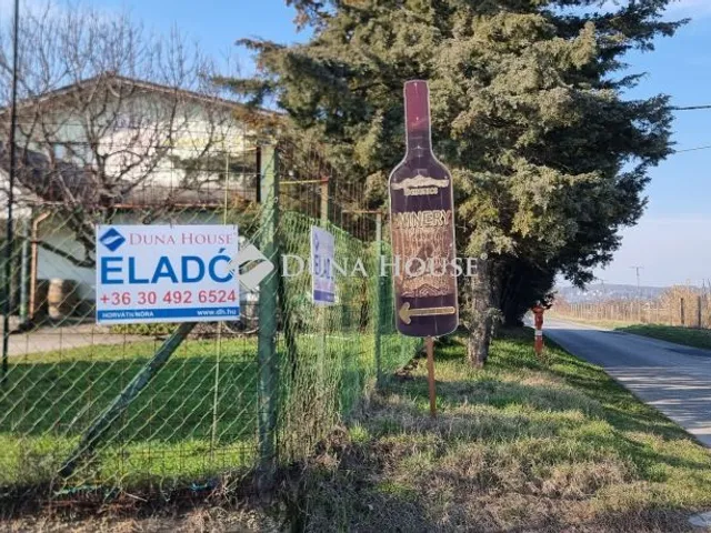 Eladó kereskedelmi és ipari ingatlan Keszthely 500 nm