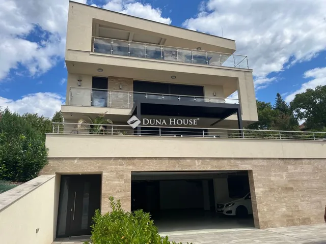 Eladó lakás Budapest XI. kerület 136 nm