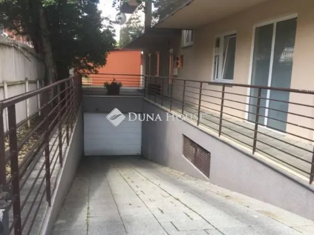 Kiadó garázs Hévíz, Széchenyi utca 20 nm