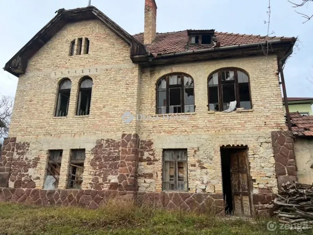 Eladó ház Balatonfüred 320 nm