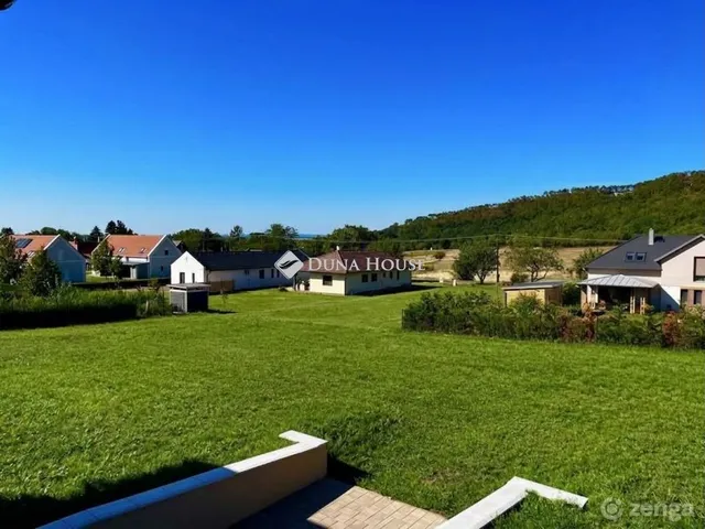 Eladó ház Balatongyörök 250 nm