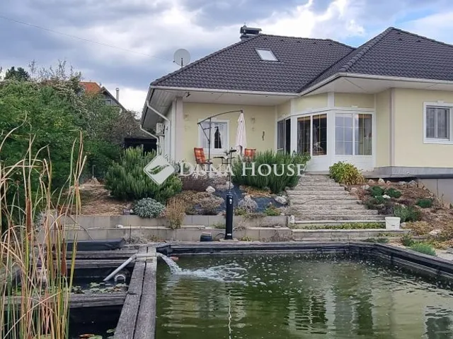 Eladó ház Cserszegtomaj 250 nm