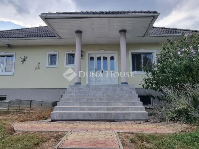Eladó ház Cserszegtomaj 250 nm