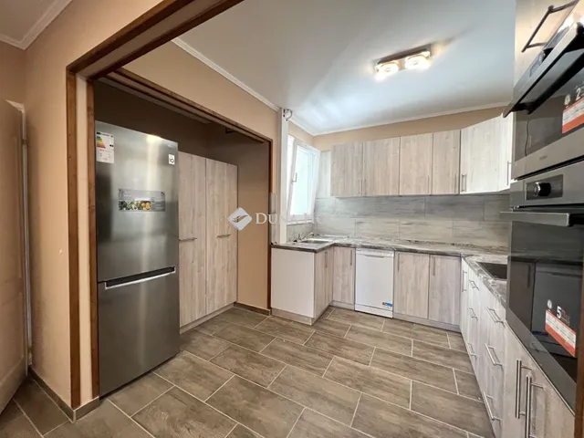 Kiadó lakás Budapest II. kerület, Petrezselyem utca 90 nm