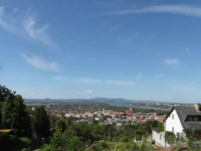 Eladó telek Esztergom 1990 nm