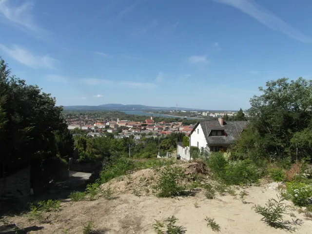 Eladó telek Esztergom 1990 nm