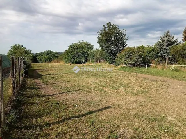 Eladó telek Tát 1100 nm