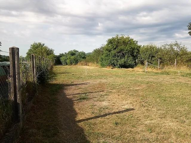 Eladó telek Tát, Fő út 1100 nm