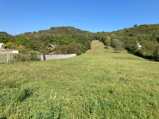 Eladó telek Esztergom, Dobogókői út 10313 nm