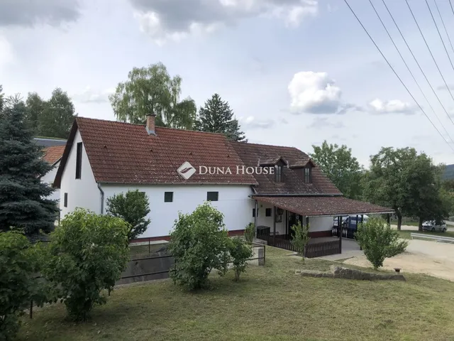 Eladó ház Dömös 160 nm