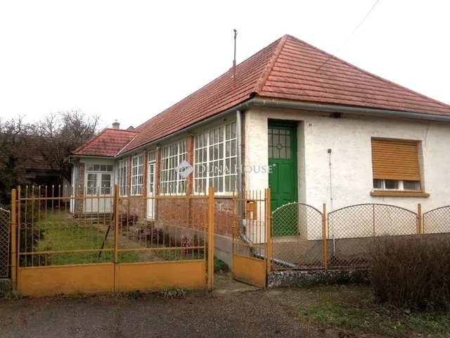 Eladó ház Bajna, Nagytabán utca 100 nm