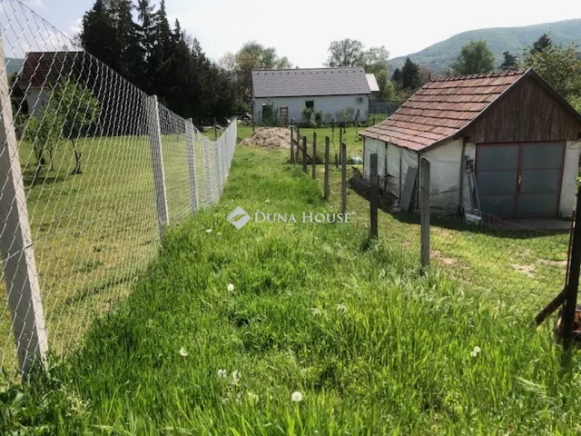 Eladó telek Esztergom 580 nm