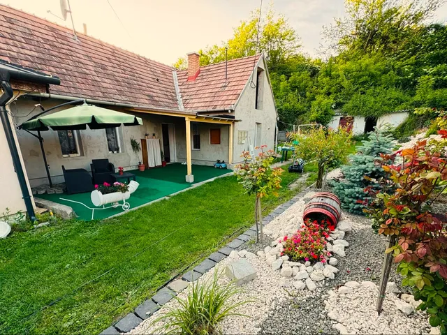 Eladó ház Kesztölc 75 nm
