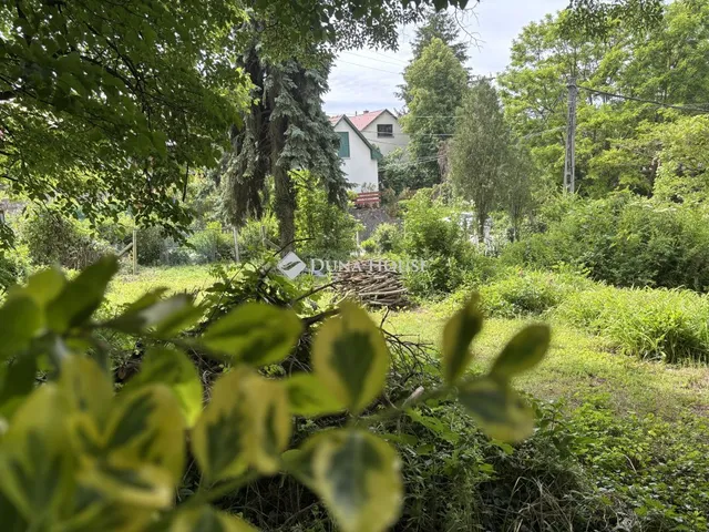 Eladó telek Esztergom, Mély út 2066 nm