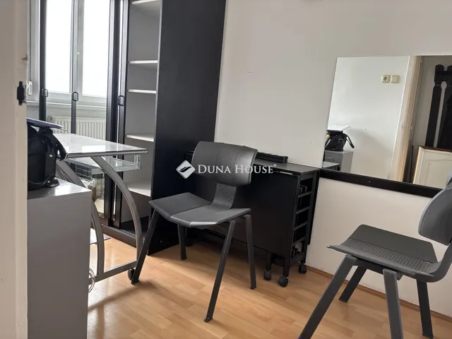 Eladó lakás Budapest XXI. kerület, Kossuth Lajos utca 34 nm
