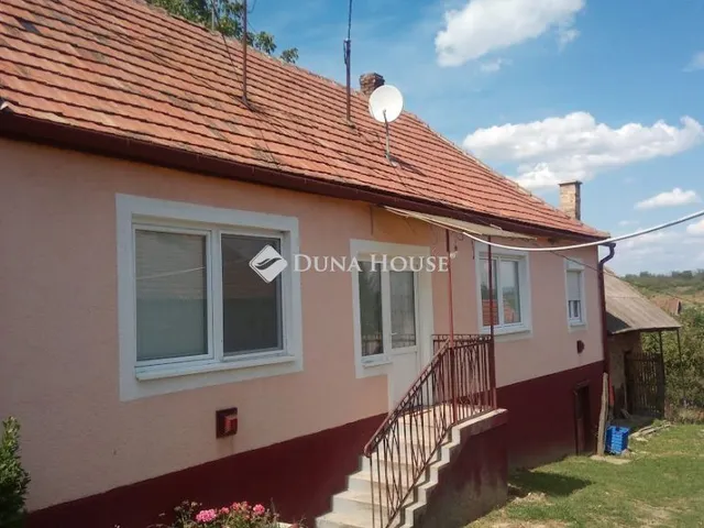 Eladó ház Bajna 75 nm