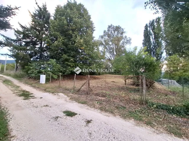 Eladó telek Pilismarót 647 nm