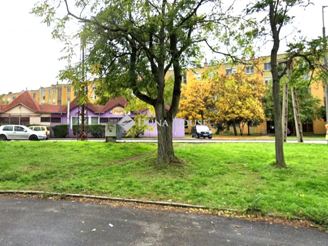 Eladó kereskedelmi és ipari ingatlan Dorog, Köztársaság út 44 nm