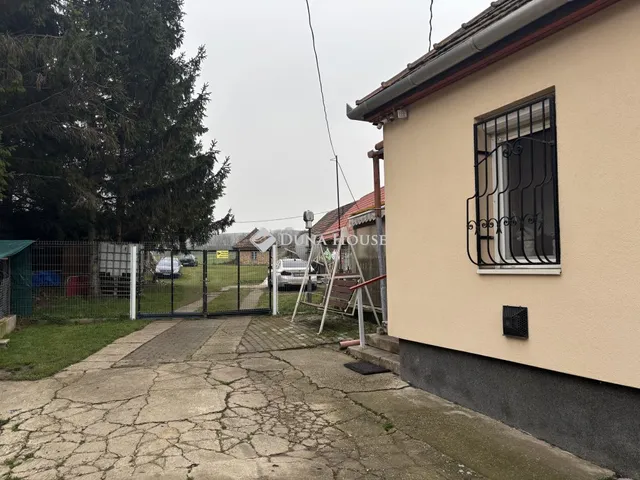 Eladó ház Nagysáp, Köztársaság tér 110 nm