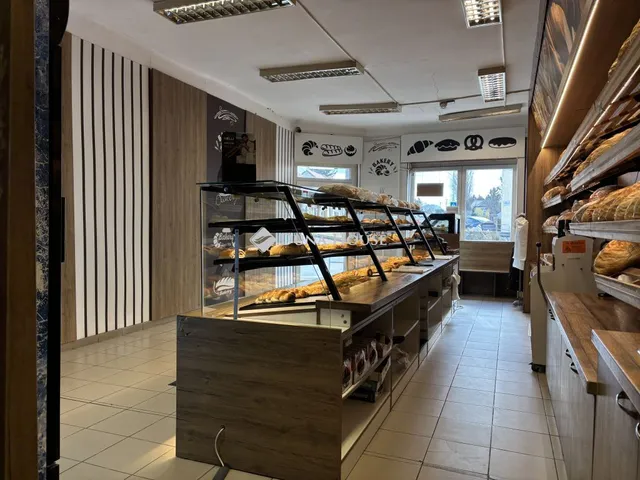 Eladó kereskedelmi és ipari ingatlan Esztergom, Terézia utca 193 nm