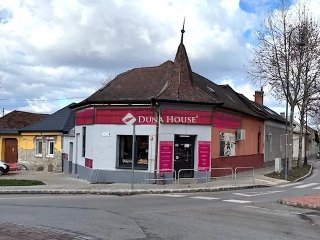 Eladó kereskedelmi és ipari ingatlan Esztergom 193 nm