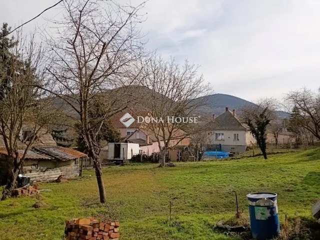 Eladó ház Bajna, Nagytabán utca 100 nm