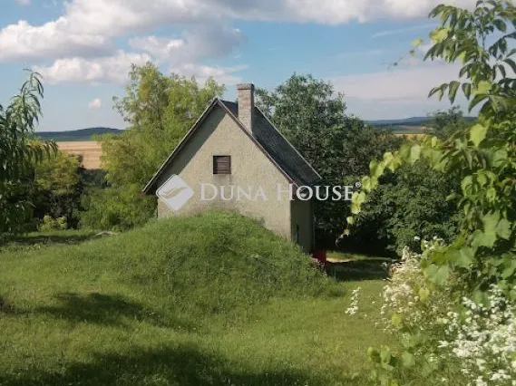 Eladó üdülő és hétvégi ház Bajna 36 nm