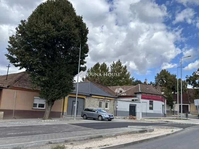 Eladó ház Esztergom, Terézia utca 193 nm