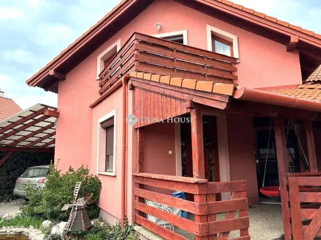 Eladó ház Esztergom, Sport utca 136 nm