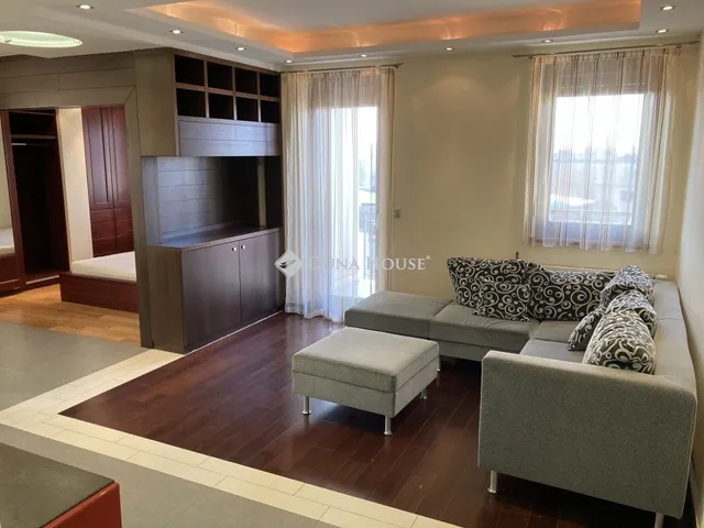 Kiadó lakás Esztergom, Irinyi János utca 44 nm