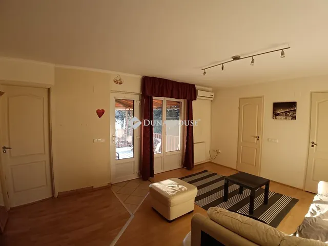 Eladó ház Esztergom, Kiss János altábornagy út 180 nm