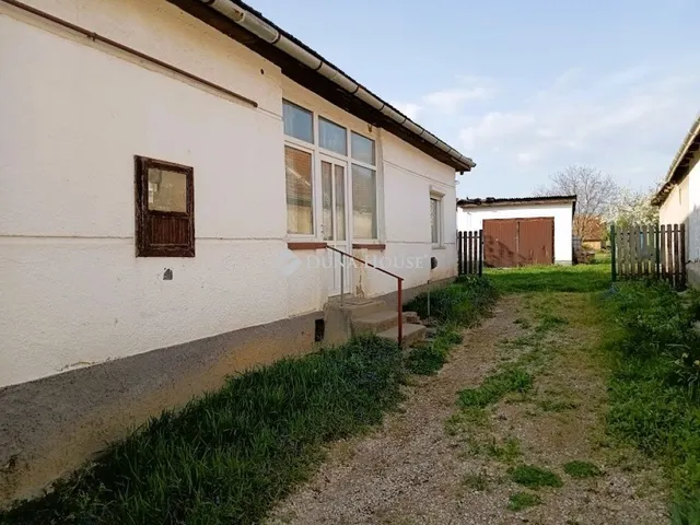 Eladó ház Bajna, Kossuth Lajos utca 95 nm