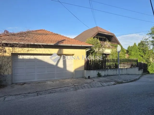 Eladó ház Dorog, Árpád utca 240 nm