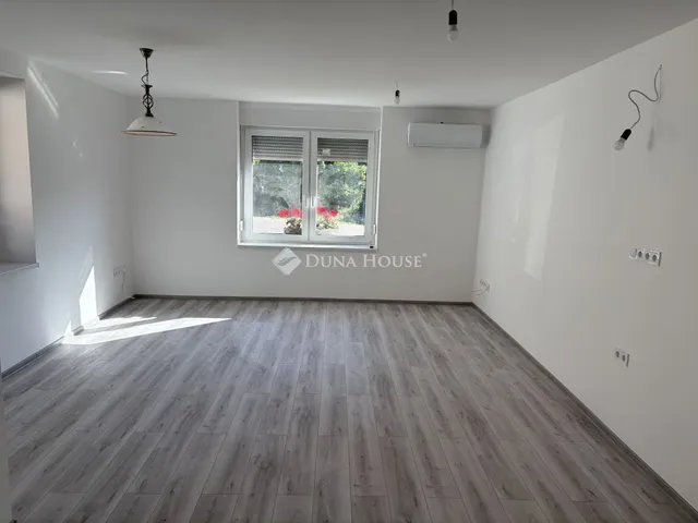 Eladó ház Leányvár 130 nm