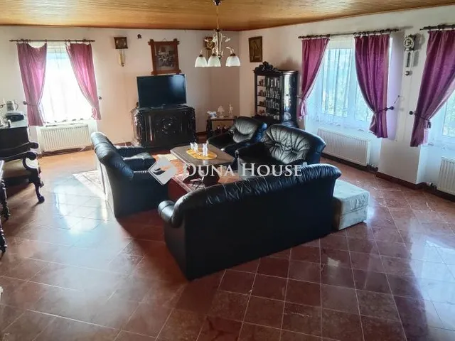 Eladó ház Tokod 350 nm