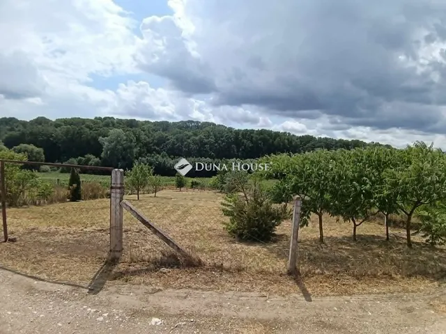 Eladó telek Bajna, Fácánkert utca 870 nm