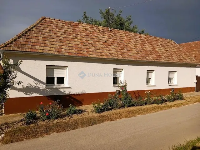 Eladó ház Epöl, Táncsics Mihály utca 75 nm