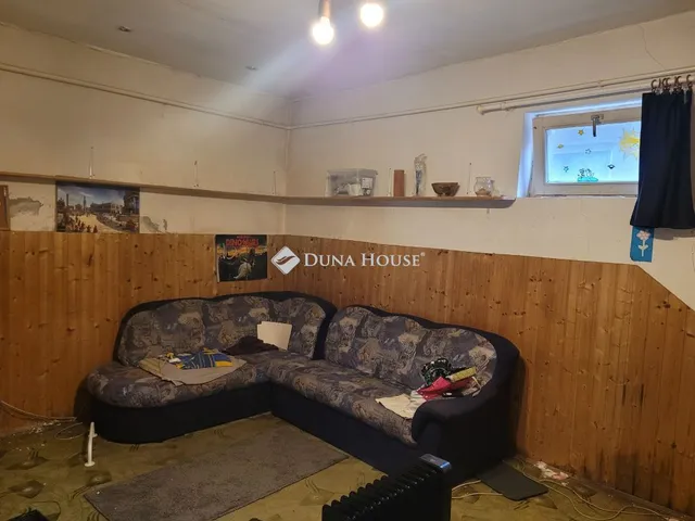 Eladó ház Kesztölc, Ady Endre utca 54 nm