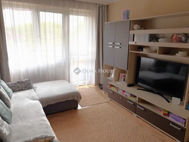 Eladó lakás Esztergom, Bánomi lakótelep 64 nm