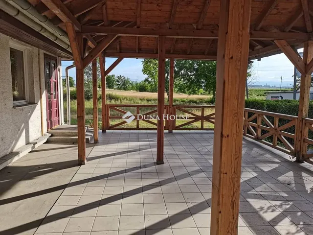 Eladó kereskedelmi és ipari ingatlan Szalkszentmárton 906 nm
