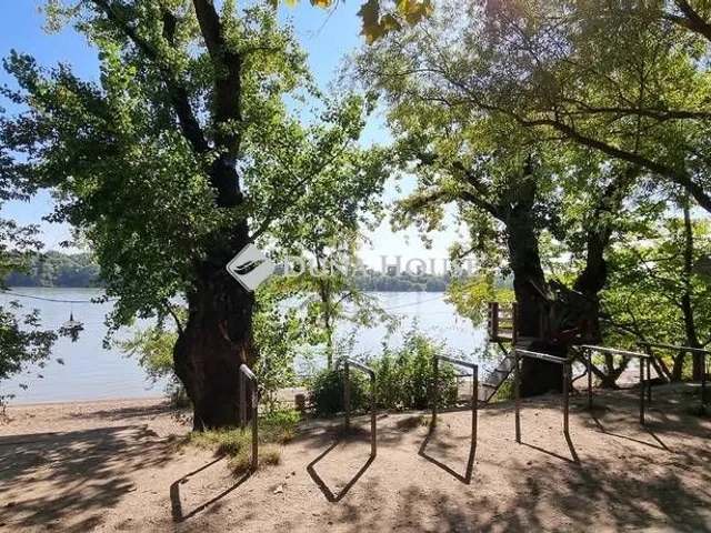 Eladó üdülő és hétvégi ház Budapest III. kerület 950 nm