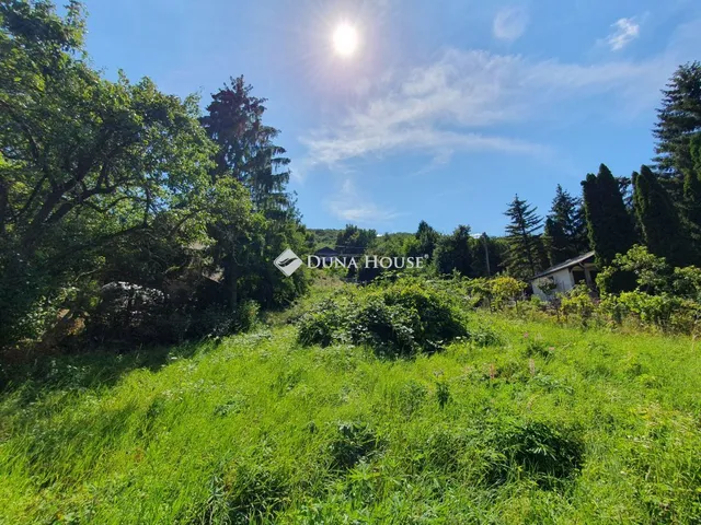 Eladó telek Dunabogdány 784 nm