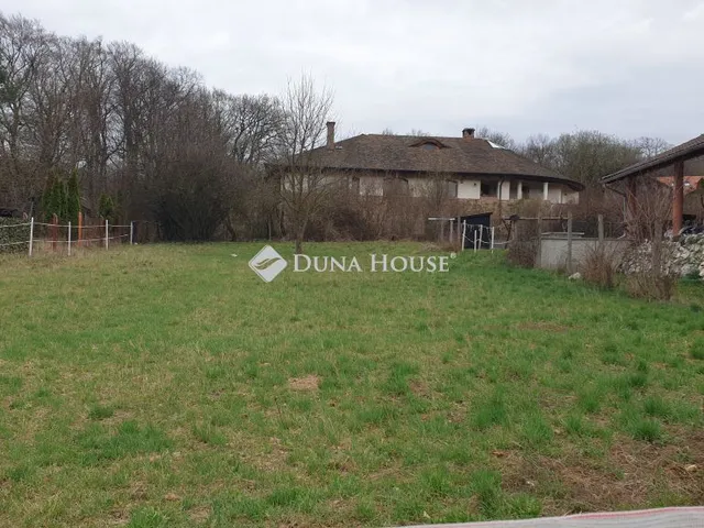Eladó telek Pilisszentkereszt 840 nm